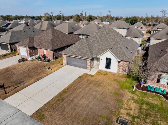 437 Christopher Dr, Houma, LA 70364