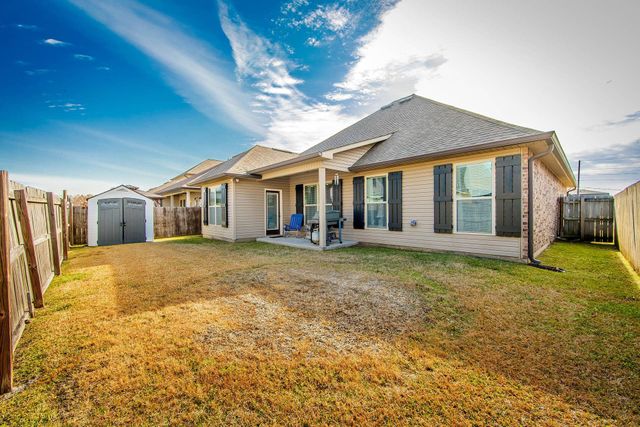 437 Christopher Dr, Houma, LA 70364