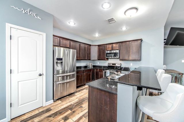 437 Christopher Dr, Houma, LA 70364