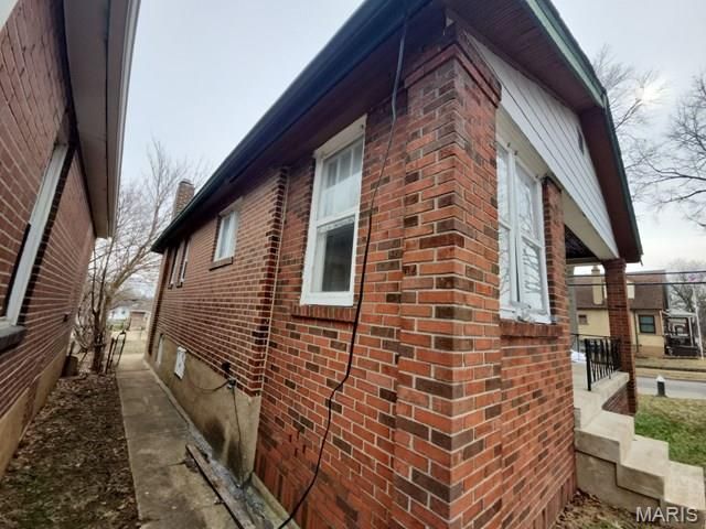 4660 Ray Avenue, St Louis, MO 63116