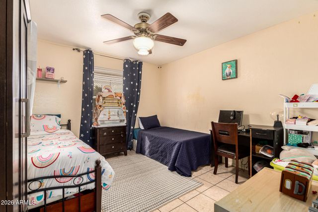 2 E MURIEL Drive, Phoenix, AZ 85022