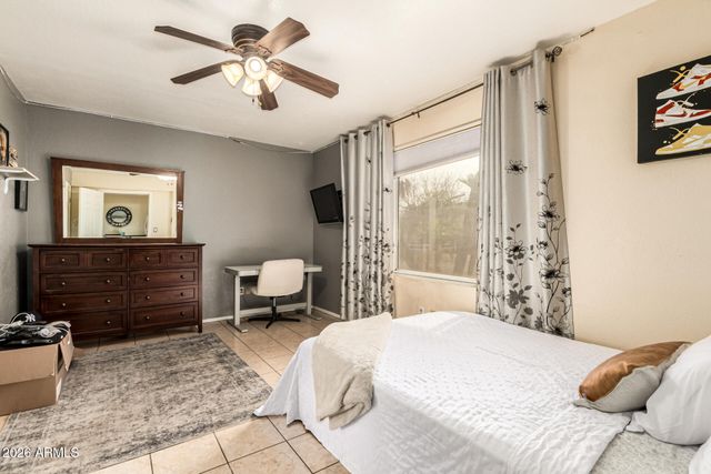 2 E MURIEL Drive, Phoenix, AZ 85022