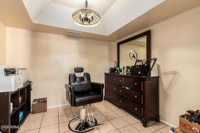 2 E MURIEL Drive, Phoenix, AZ 85022