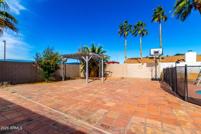 2 E MURIEL Drive, Phoenix, AZ 85022