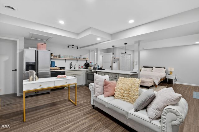 1300 Leclair Street, Chapel Hill, NC 27517