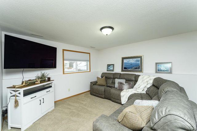 3852 46th Avenue NW, Rochester, MN 55901