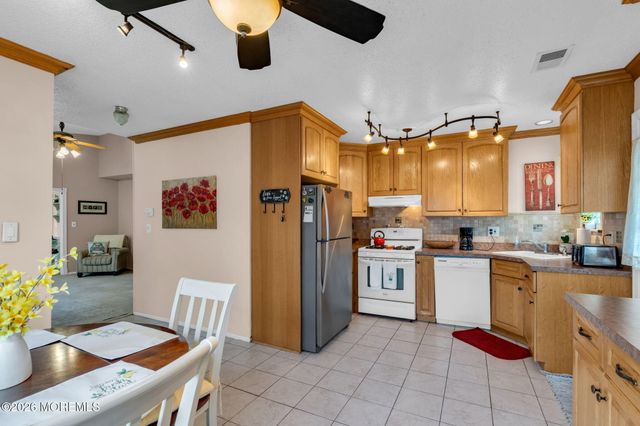 46 Pilgrim Avenue, Tinton Falls, NJ 07753