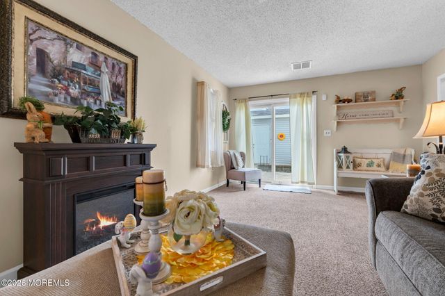 46 Pilgrim Avenue, Tinton Falls, NJ 07753