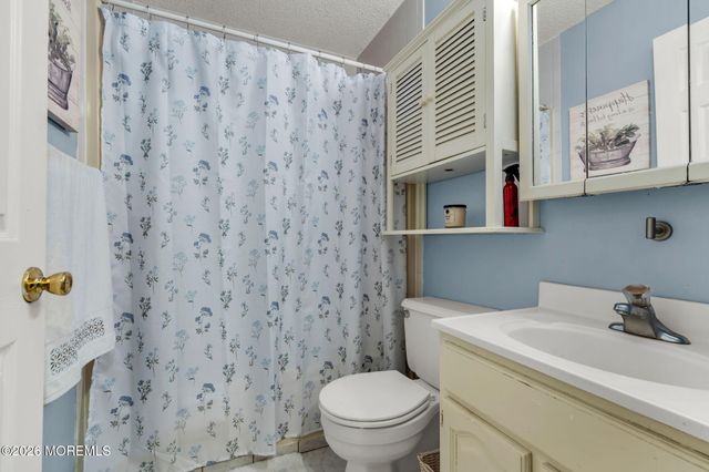 46 Pilgrim Avenue, Tinton Falls, NJ 07753