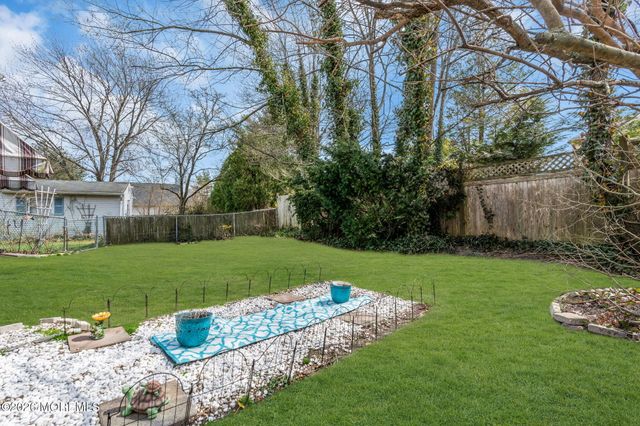 46 Pilgrim Avenue, Tinton Falls, NJ 07753