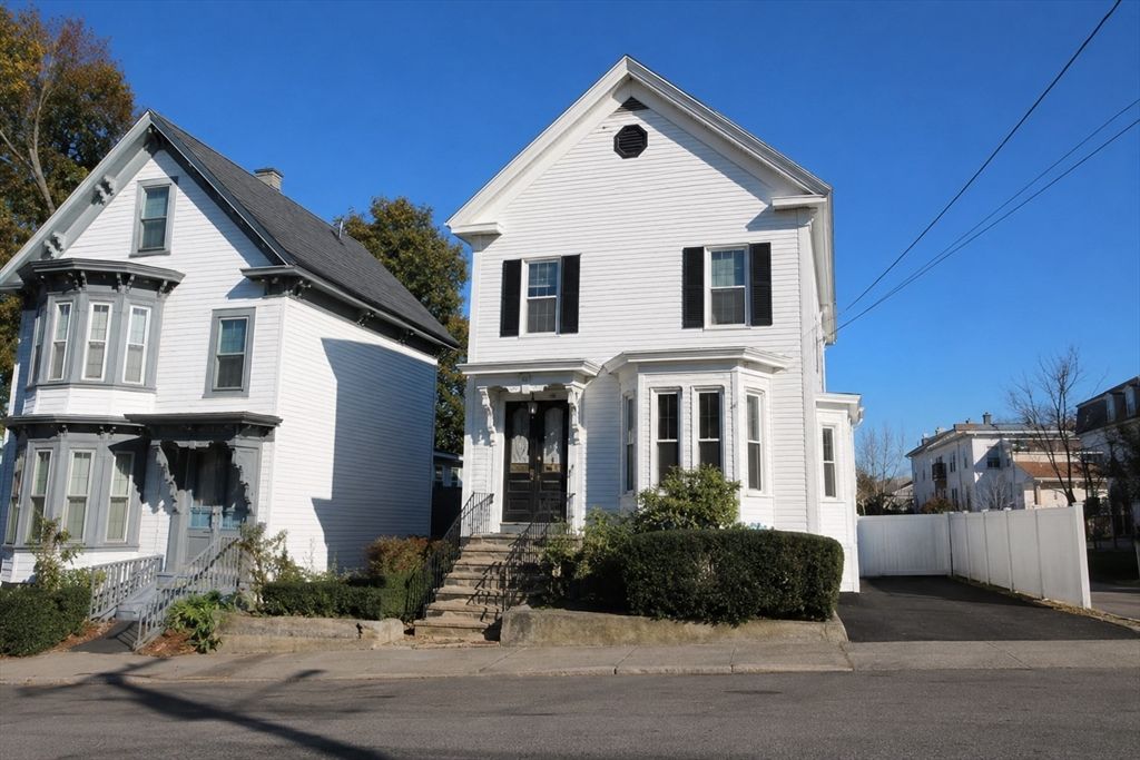 90 Mount Vernon 1F, Lowell, MA 01852