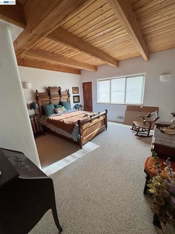1302 Westview Dr, Berkeley, CA 94705