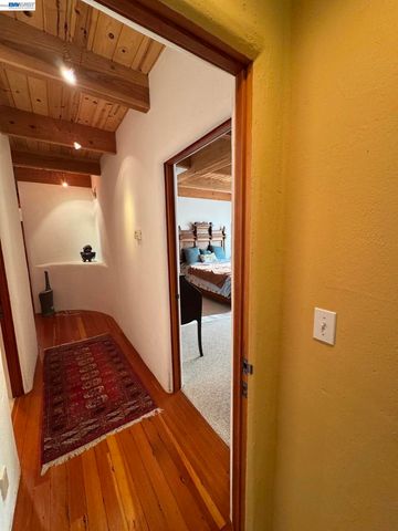 1302 Westview Dr, Berkeley, CA 94705