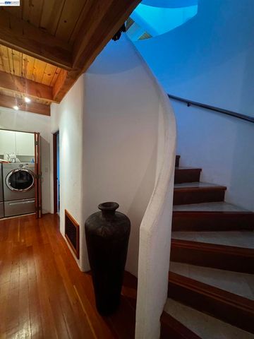 1302 Westview Dr, Berkeley, CA 94705