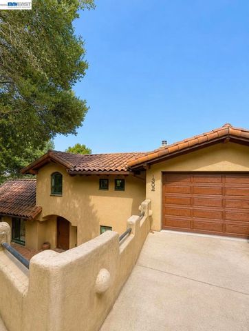 1302 Westview Dr, Berkeley, CA 94705