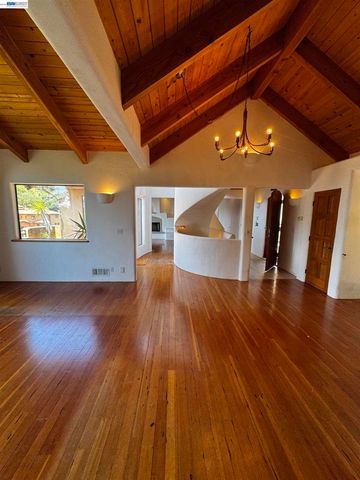 1302 Westview Dr, Berkeley, CA 94705
