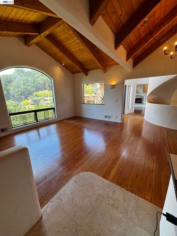1302 Westview Dr, Berkeley, CA 94705
