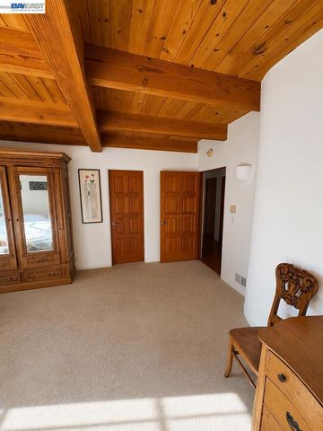 1302 Westview Dr, Berkeley, CA 94705
