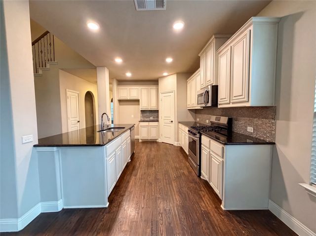 725 Lyndhurst Drive, Anna, TX 75409