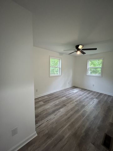 161 Post Oak Ave, Camden, TN 38320