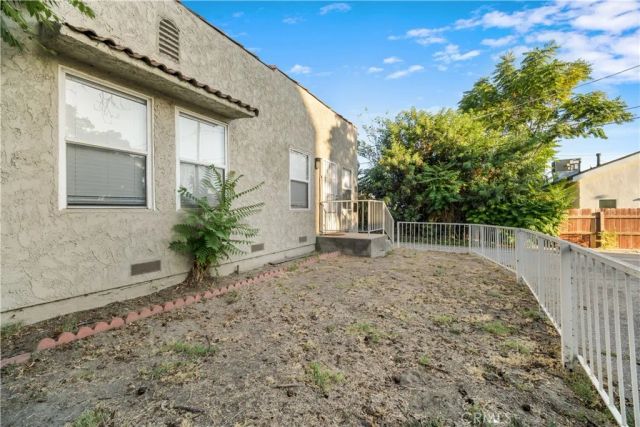 6642 Vineland Avenue, Los Angeles, CA 91606
