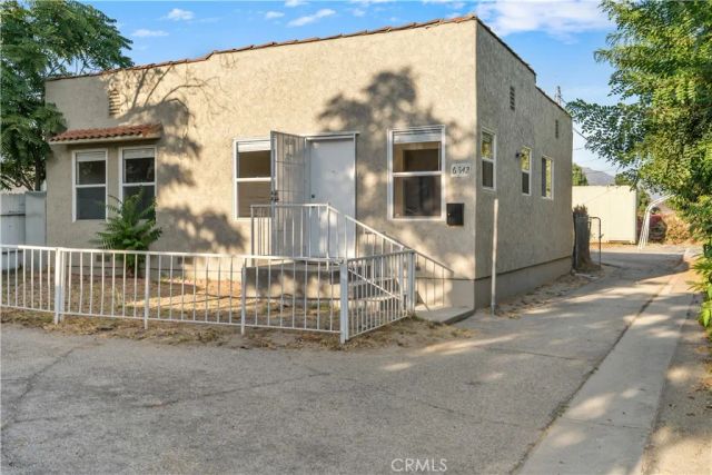 6642 Vineland Avenue, Los Angeles, CA 91606