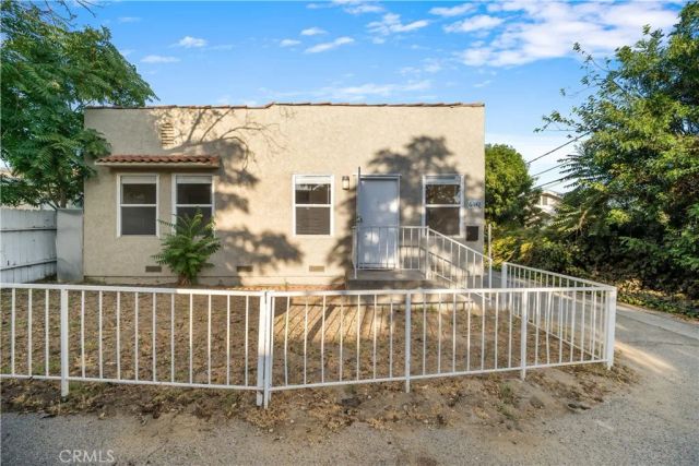 6642 Vineland Avenue, Los Angeles, CA 91606