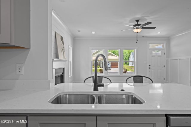 12 Paddington Way, Trent Woods, NC 28562