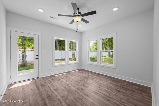 12 Paddington Way, Trent Woods, NC 28562