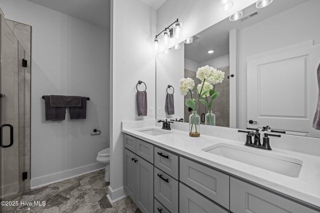 12 Paddington Way, Trent Woods, NC 28562