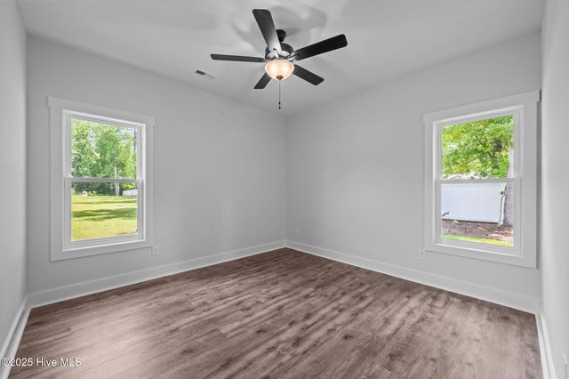 12 Paddington Way, Trent Woods, NC 28562