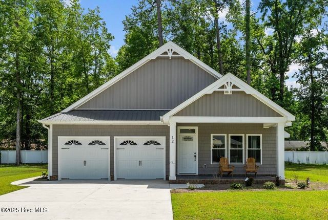 12 Paddington Way, Trent Woods, NC 28562