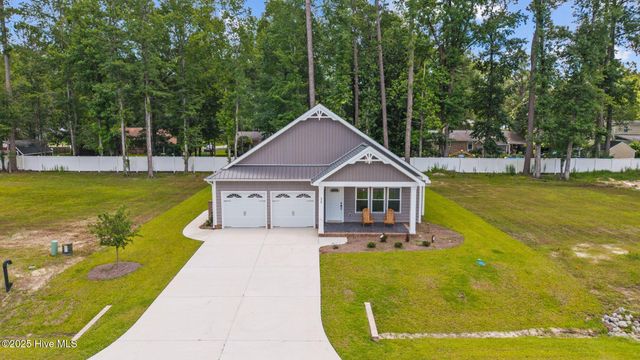 12 Paddington Way, Trent Woods, NC 28562