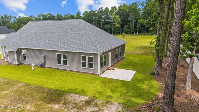 12 Paddington Way, Trent Woods, NC 28562