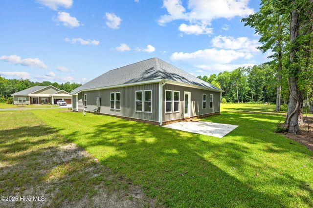 12 Paddington Way, Trent Woods, NC 28562