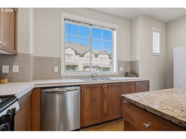 13760 Sw SILENT FOX Ter, Sherwood, OR 97140