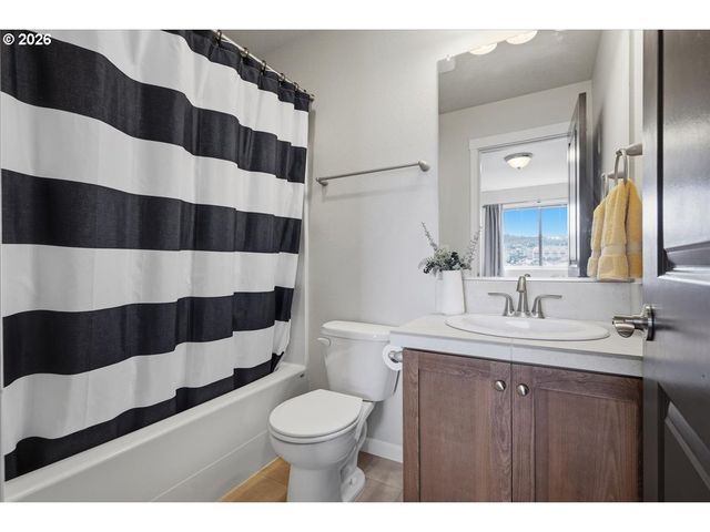 13760 Sw SILENT FOX Ter, Sherwood, OR 97140