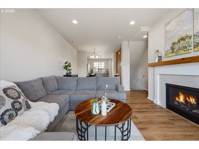 13760 Sw SILENT FOX Ter, Sherwood, OR 97140