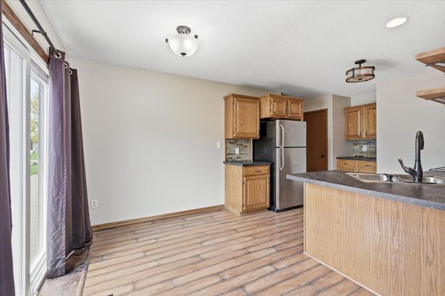 6762 Gretchen Court N, Oakdale, MN 55128