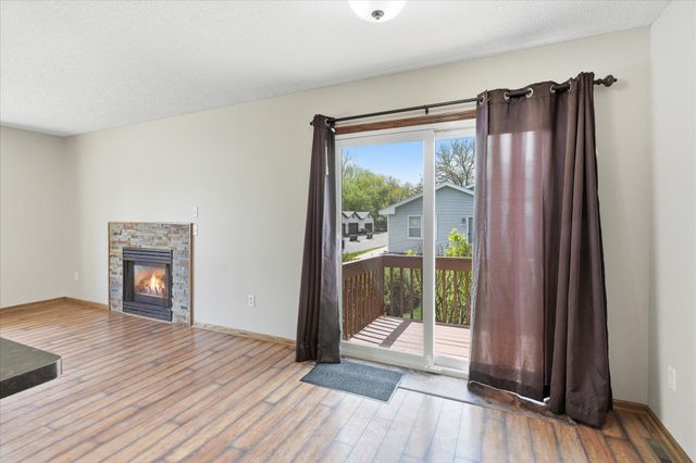 6762 Gretchen Court N, Oakdale, MN 55128