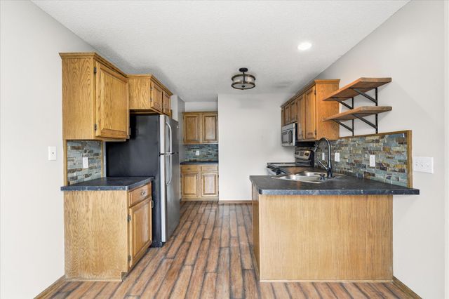 6762 Gretchen Court N, Oakdale, MN 55128