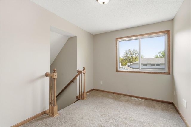 6762 Gretchen Court N, Oakdale, MN 55128