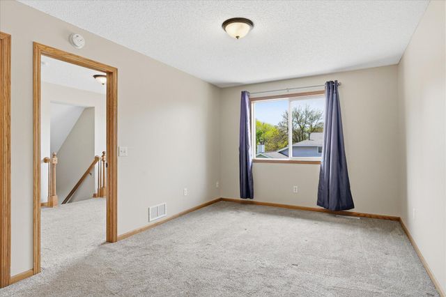 6762 Gretchen Court N, Oakdale, MN 55128