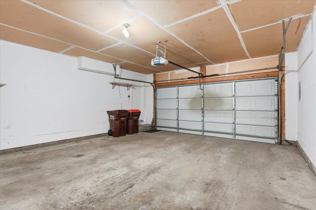 6762 Gretchen Court N, Oakdale, MN 55128