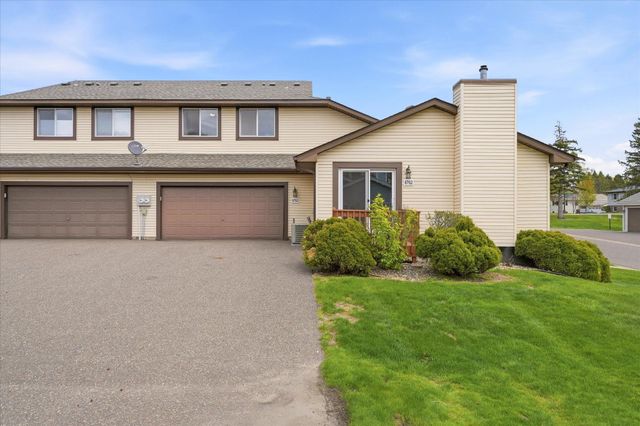 6762 Gretchen Court N, Oakdale, MN 55128