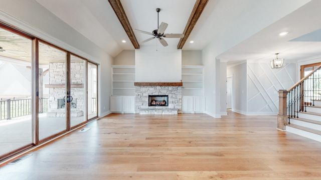 140 Edgewater Way, Jasper, TN 37347