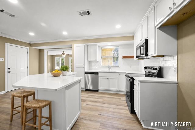 3584 Courtland Dr, Baton Rouge, LA 70814