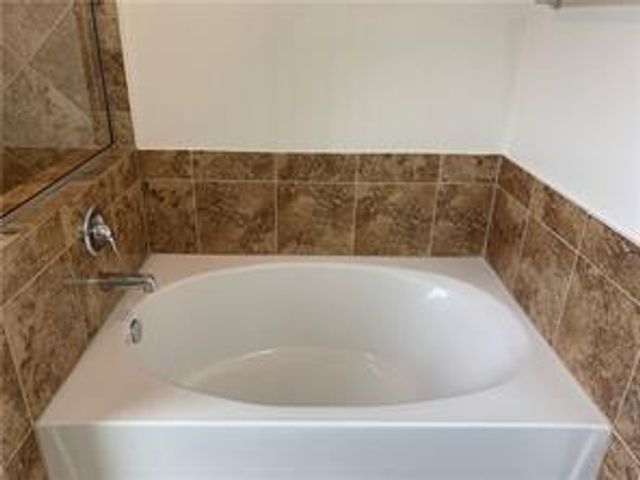 6617 Moores Ferry DR, Del Valle, TX 78617
