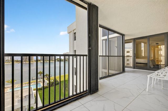 19800 Sandpointe Bay Drive 708, Tequesta, FL 33469