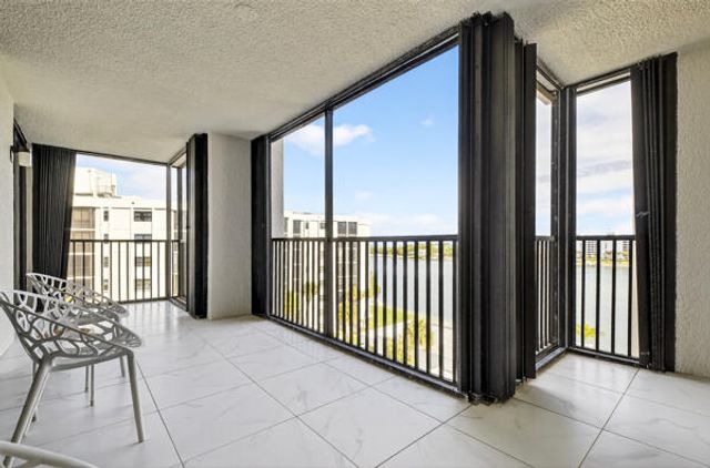 19800 Sandpointe Bay Drive 708, Tequesta, FL 33469